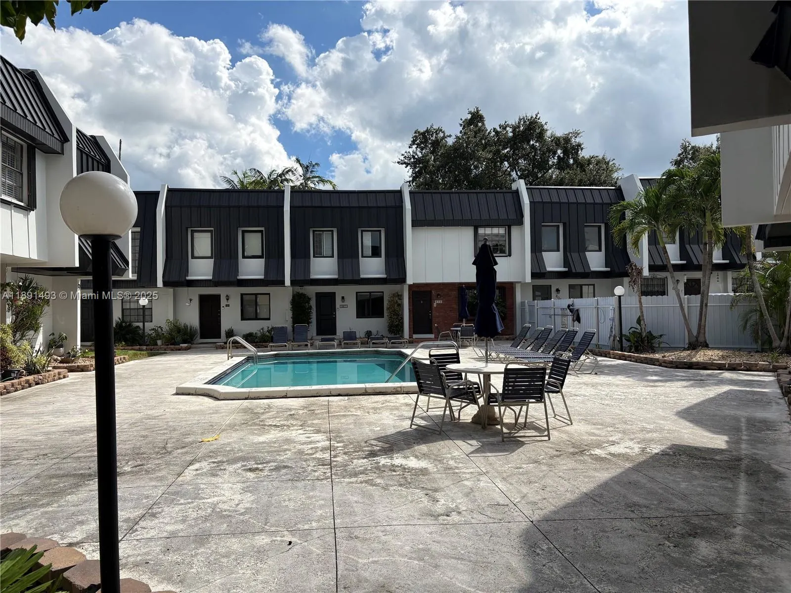 5555 Ludlam Rd, #25