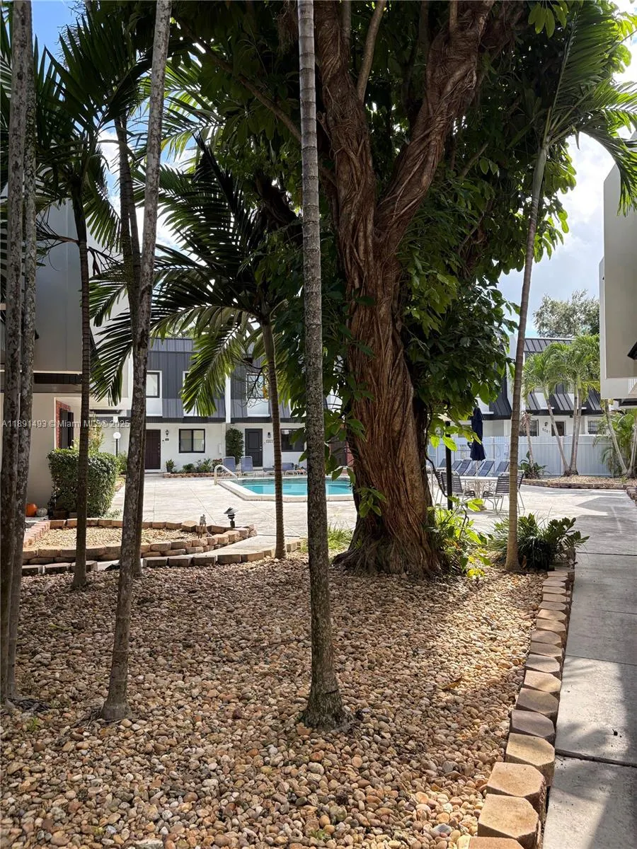 5555 Ludlam Rd, #25