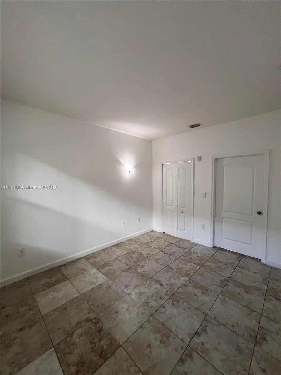 1666 SE 27th Ct, #106