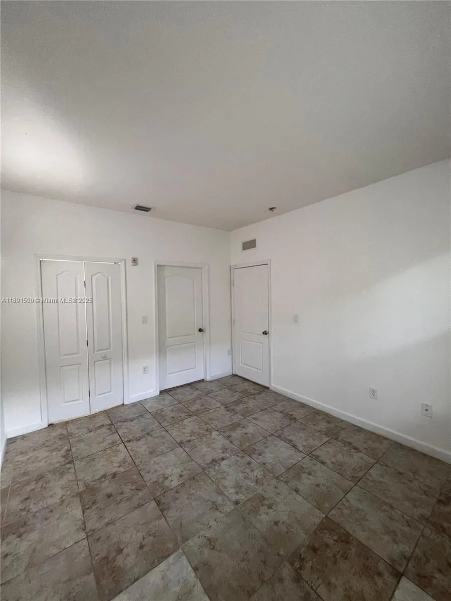 1666 SE 27th Ct, #106