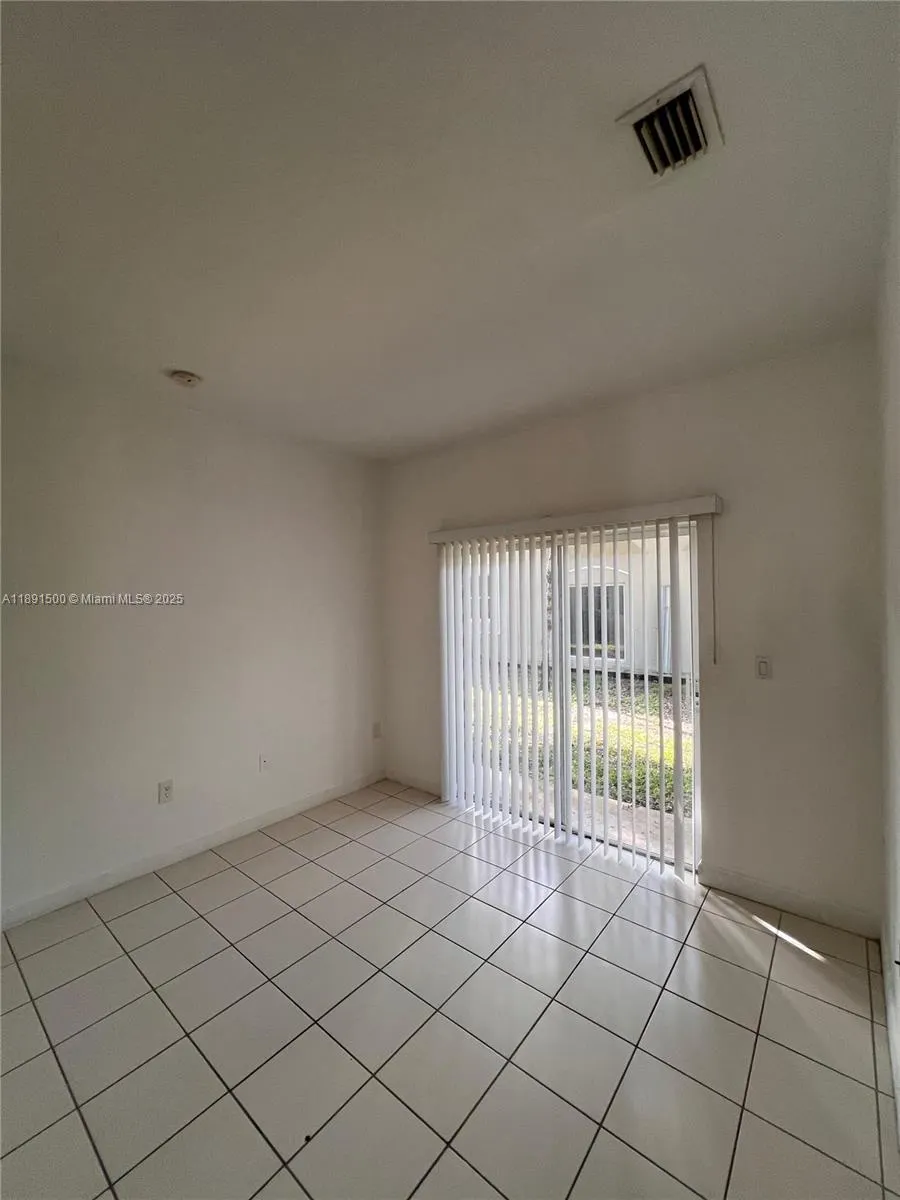 1666 SE 27th Ct, #106