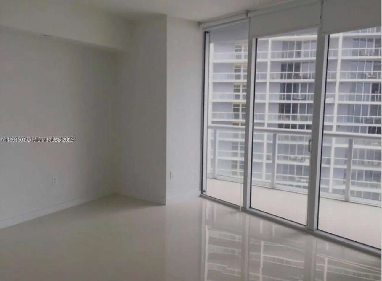 495 Brickell Ave, #3706