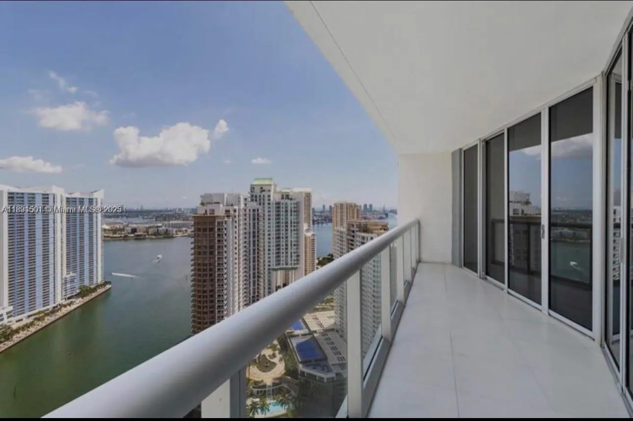 495 Brickell Ave, #3706