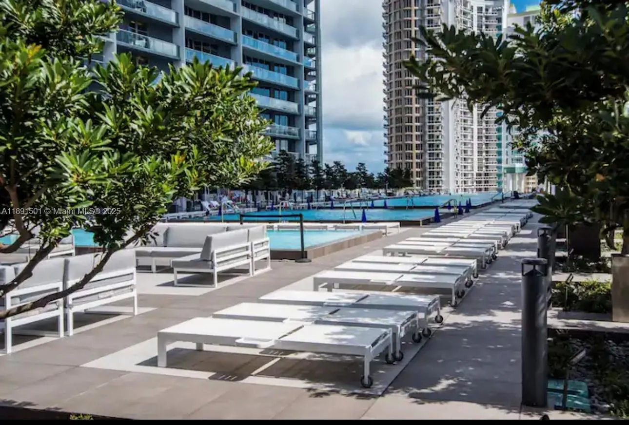 495 Brickell Ave, #3706