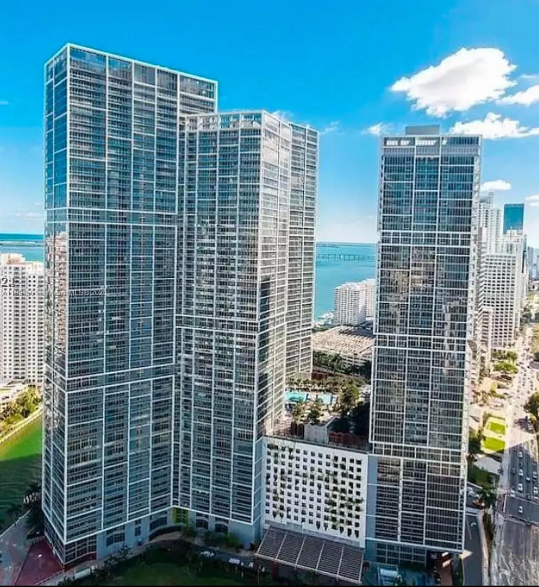 495 Brickell Ave, #3706