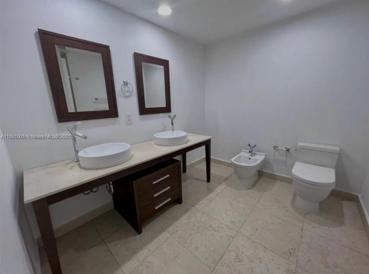 495 Brickell Ave, #3706