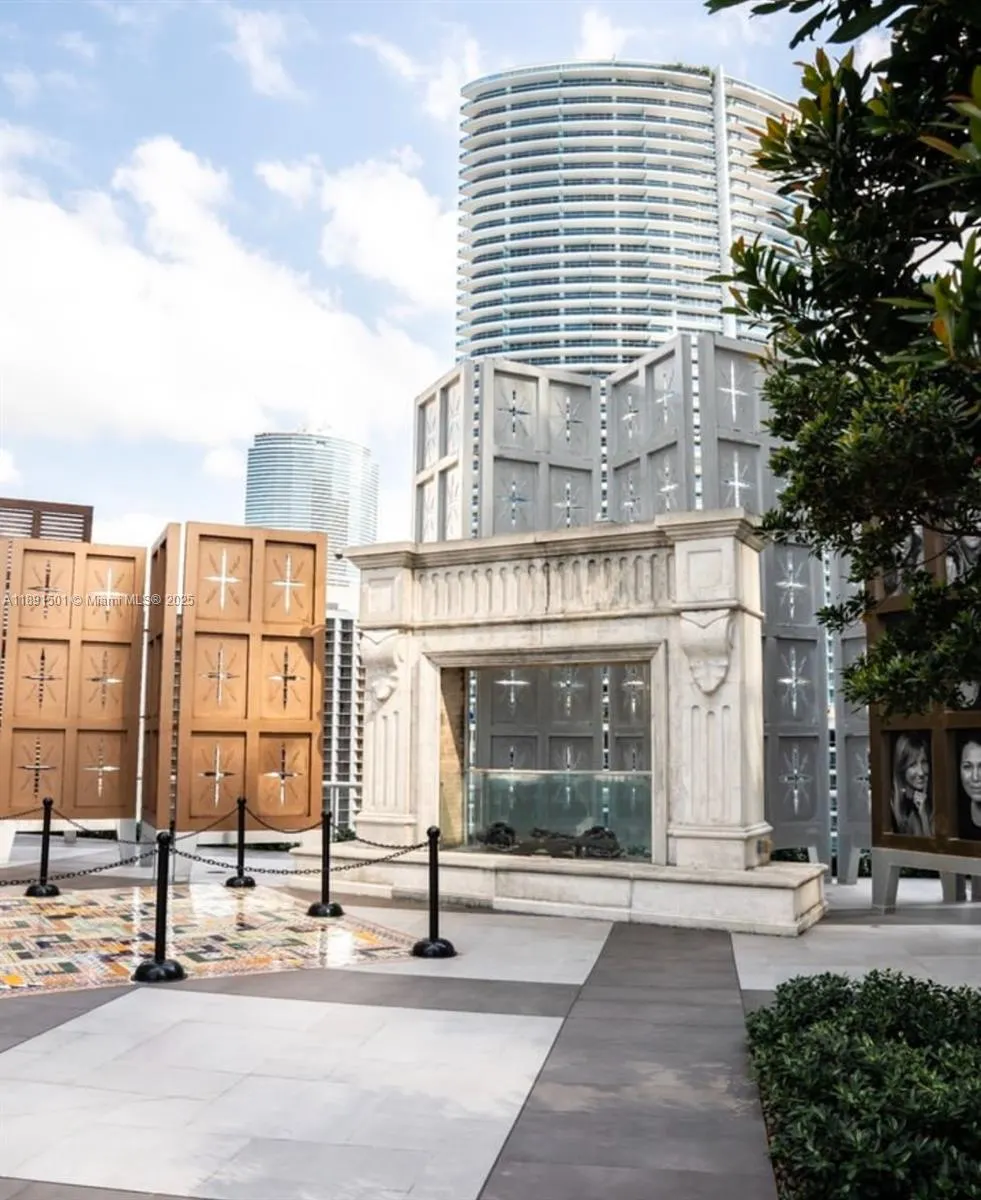 495 Brickell Ave, #3706