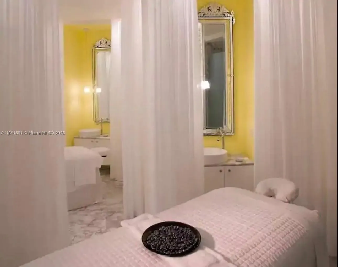 495 Brickell Ave, #3706