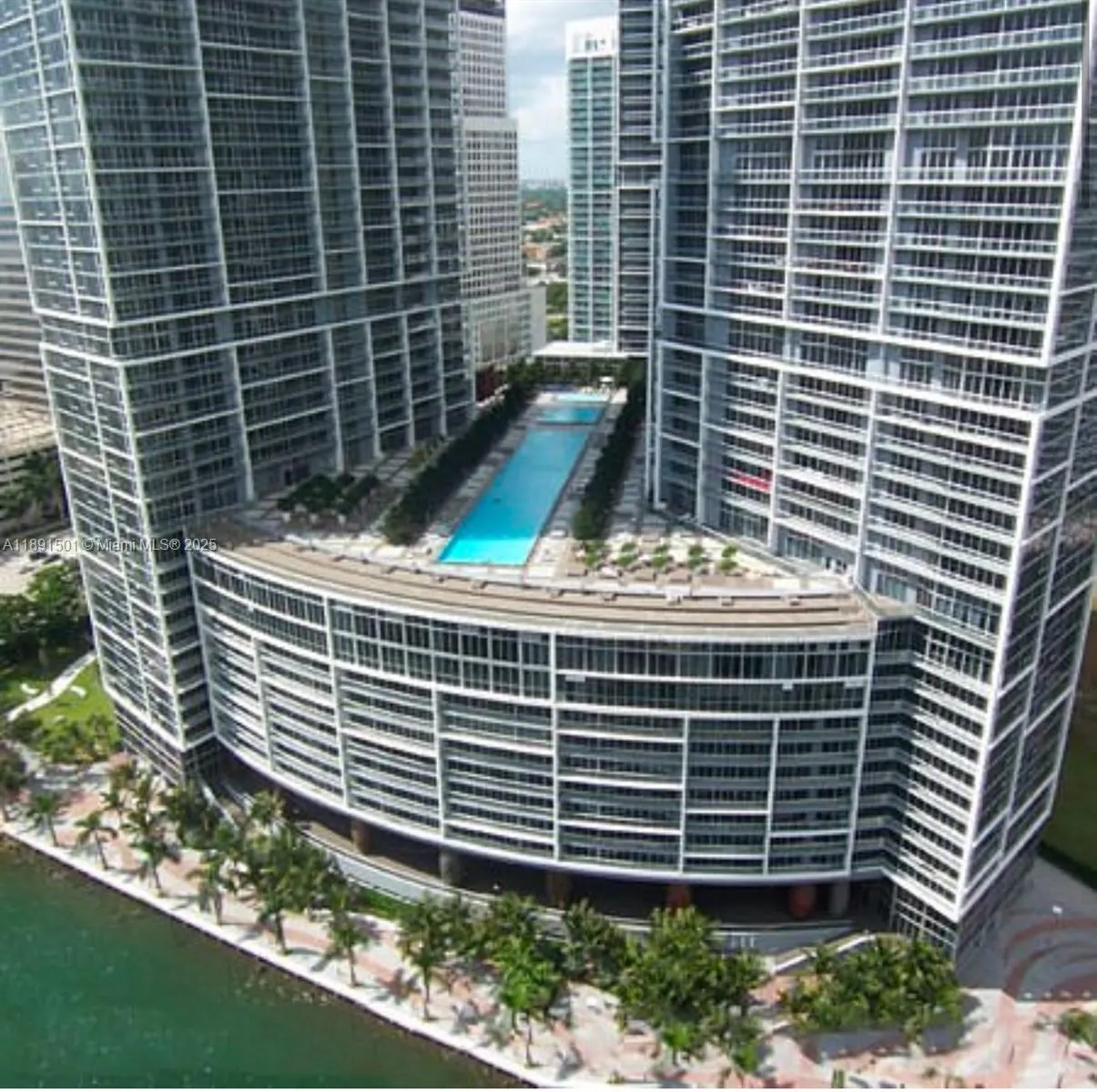 495 Brickell Ave, #3706