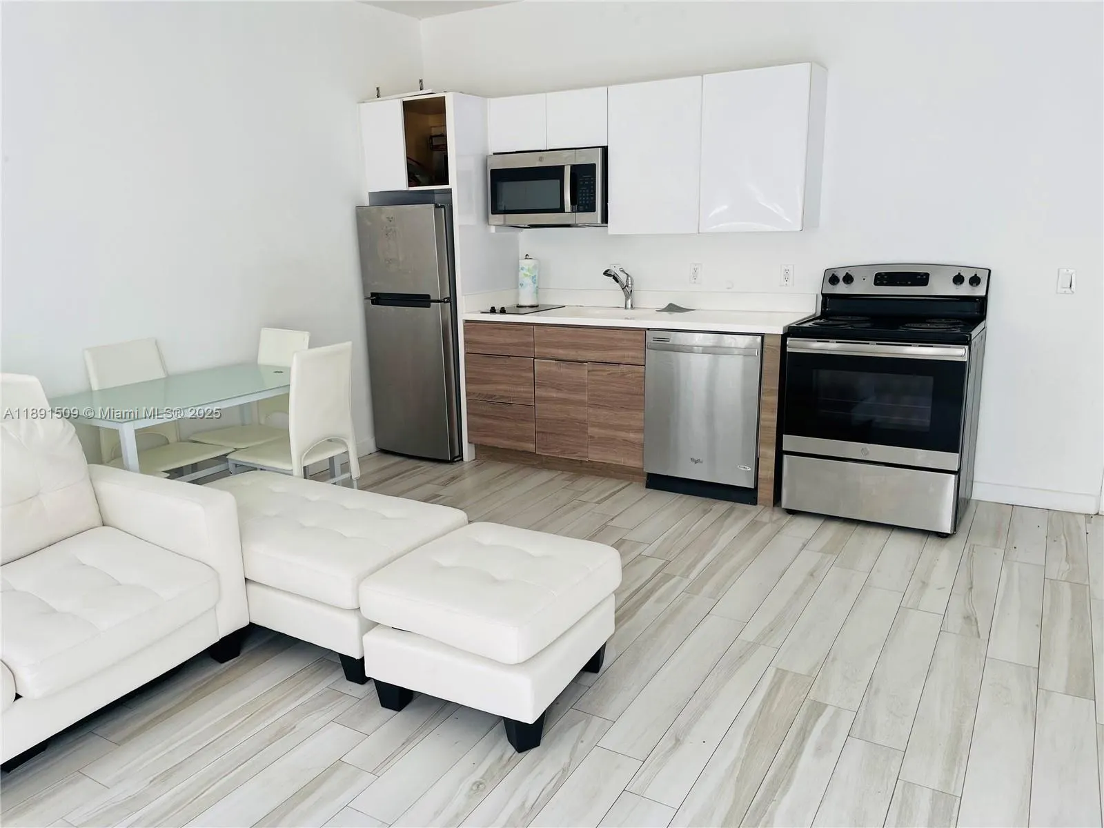 1560 Meridian Ave, #207