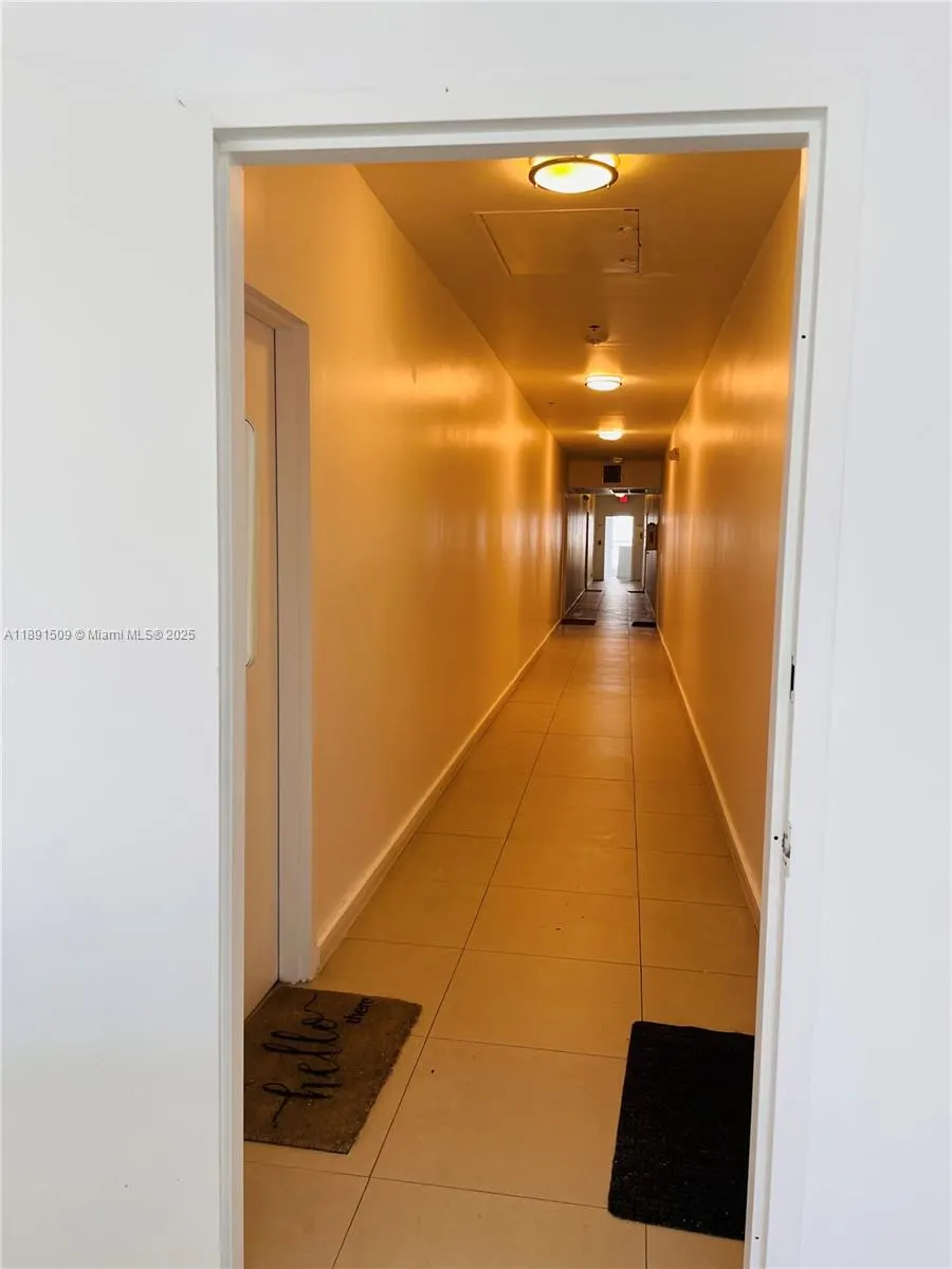 1560 Meridian Ave, #207