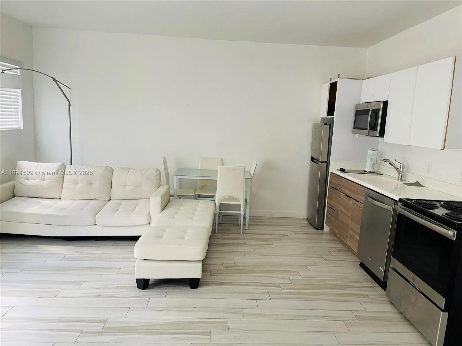 1560 Meridian Ave, #207