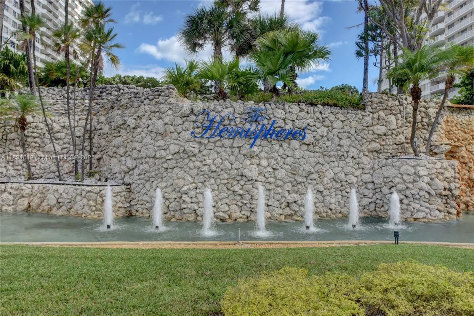 1980 S OCEAN DR, #9M