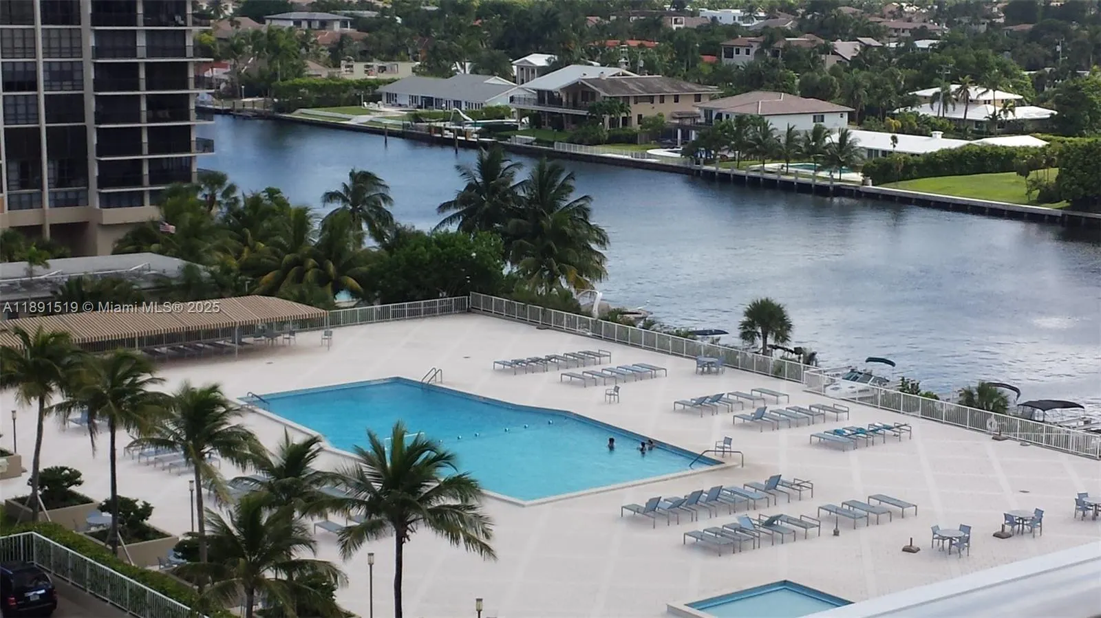 1980 S OCEAN DR, #9M