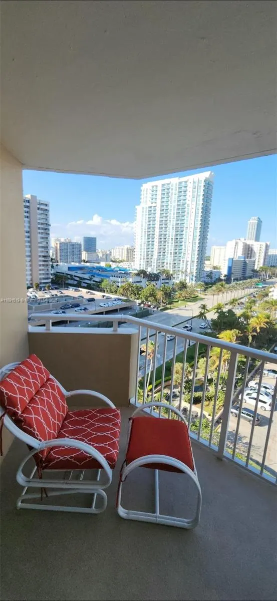 1980 S OCEAN DR, #9M