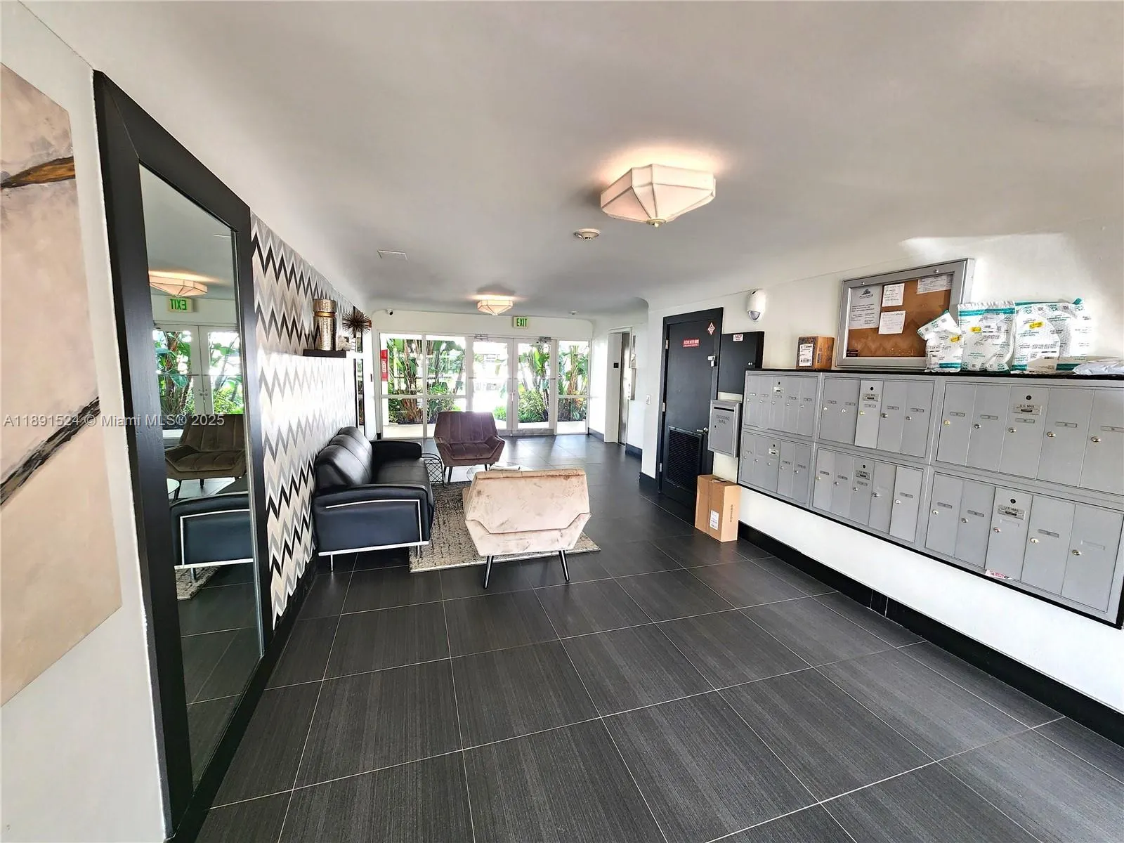 2881 NE 32nd St, #221