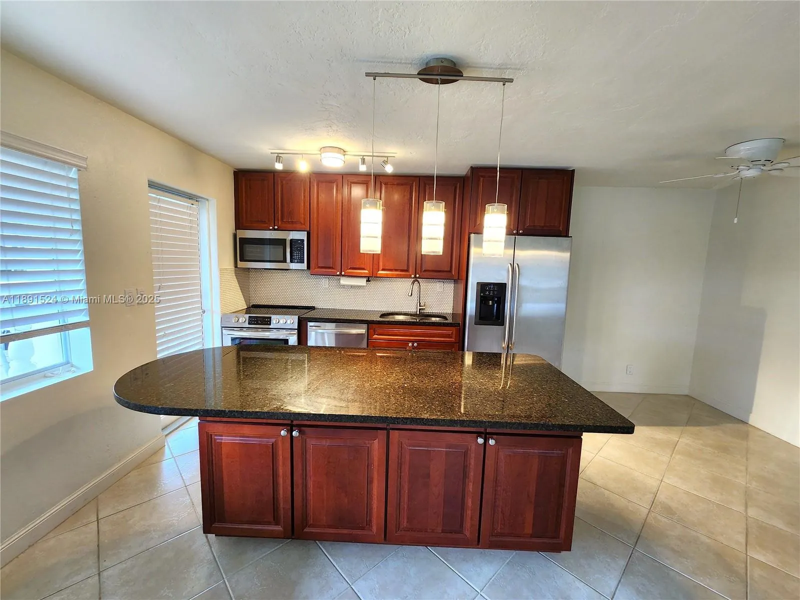 2881 NE 32nd St, #221