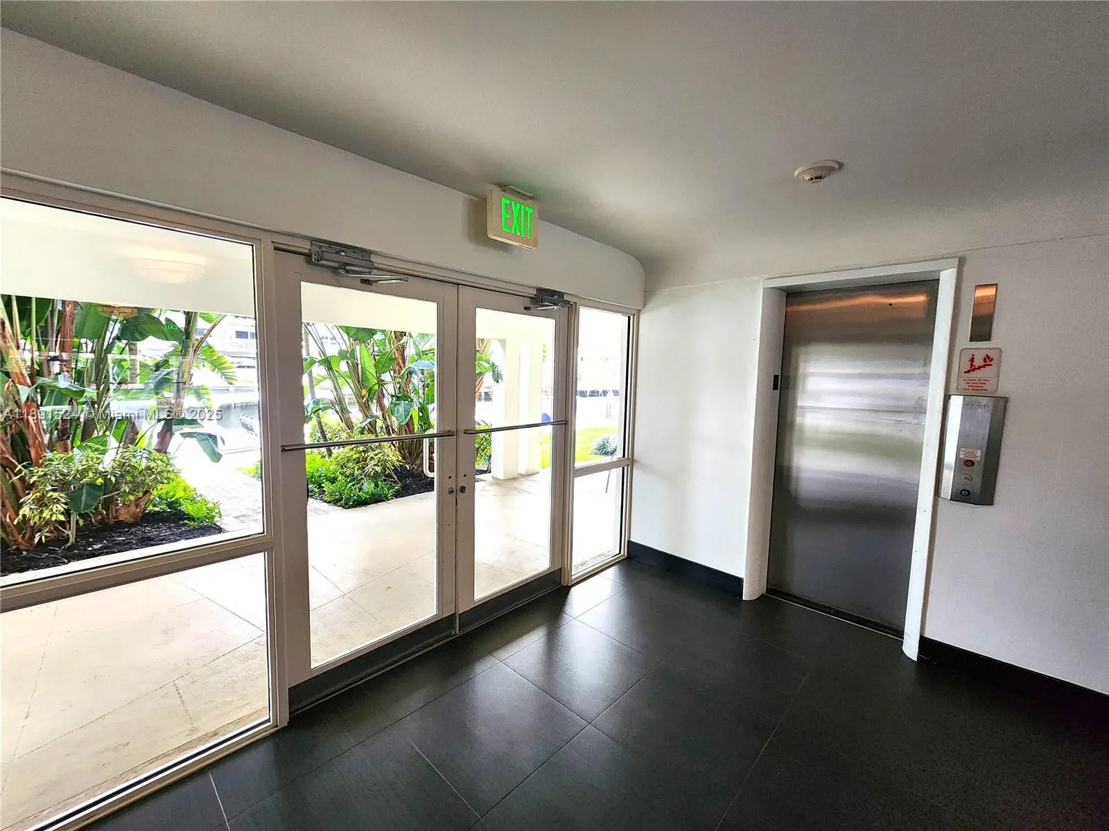 2881 NE 32nd St, #221