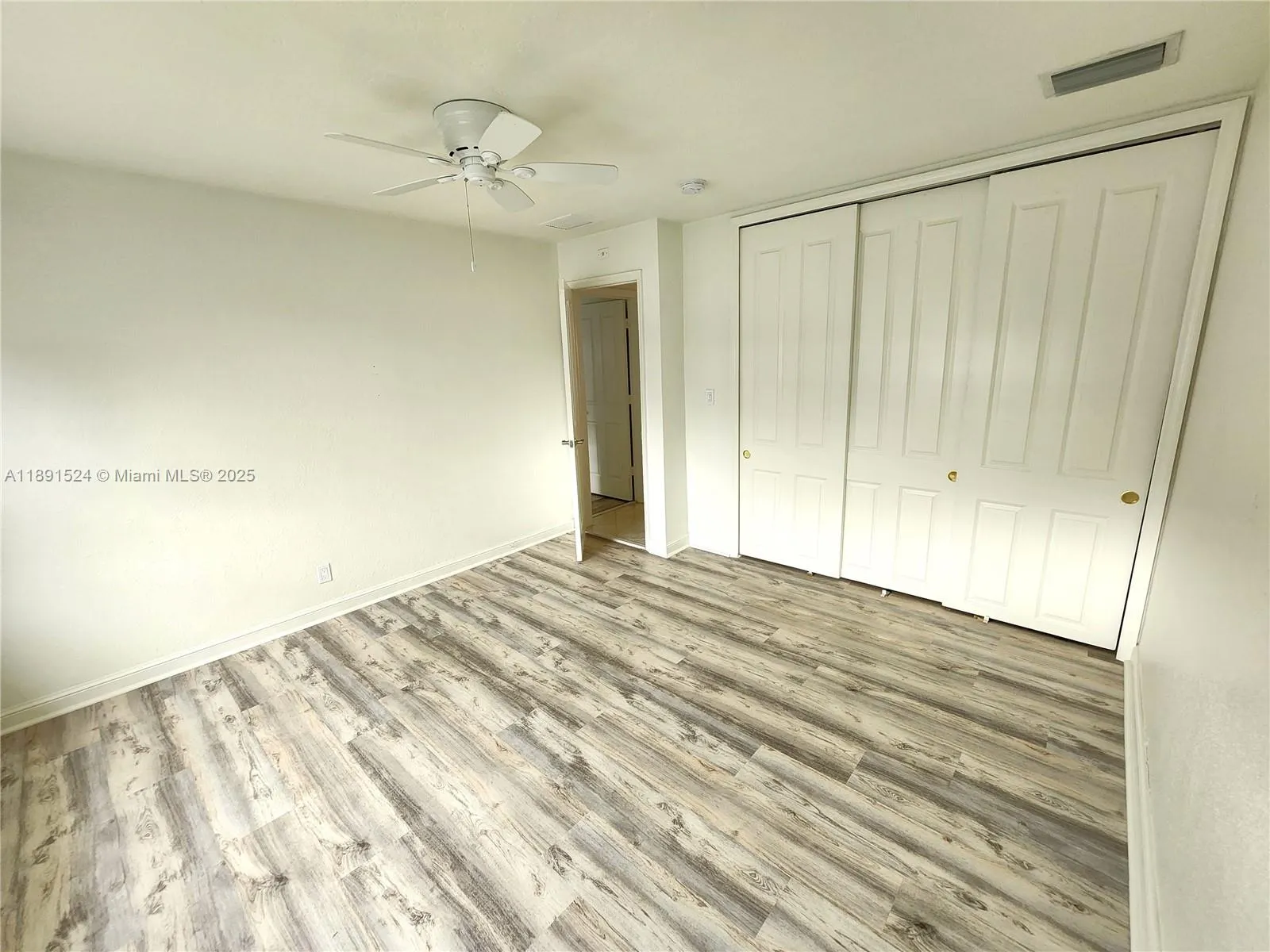 2881 NE 32nd St, #221