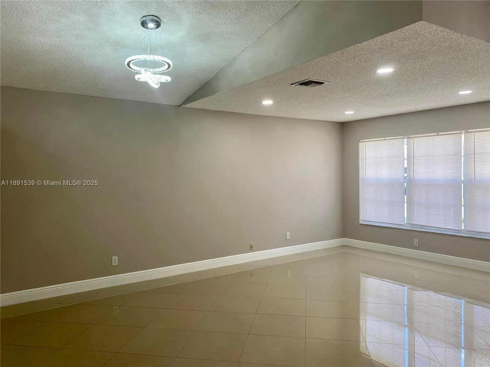 405 SW 183rd Way