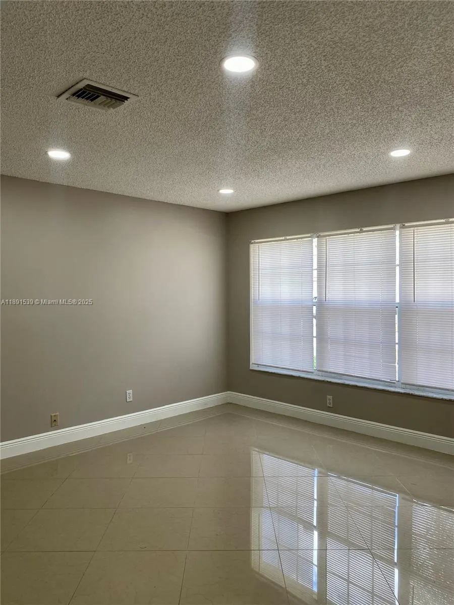 405 SW 183rd Way