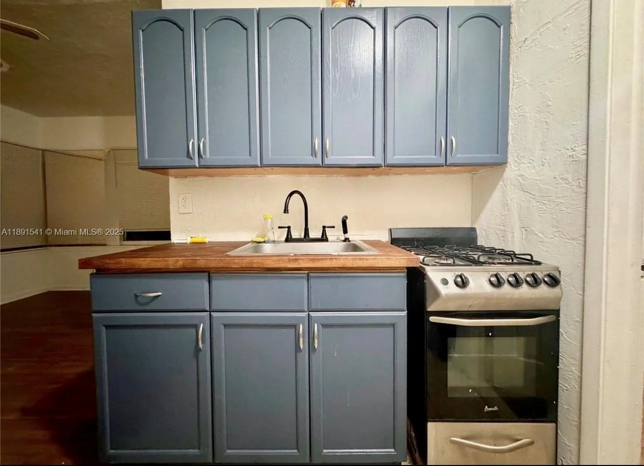 1555 Pennsylvania Ave, #102