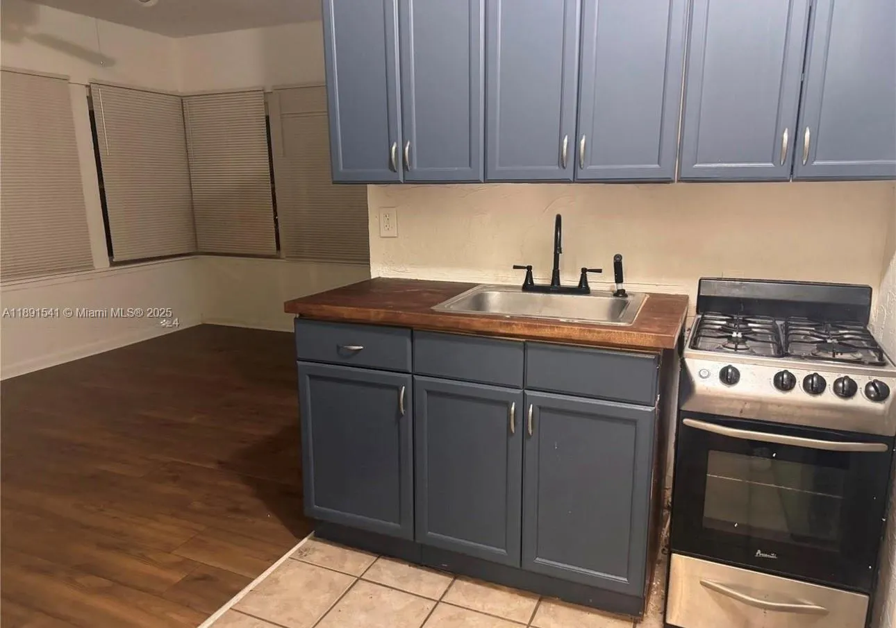 1555 Pennsylvania Ave, #102
