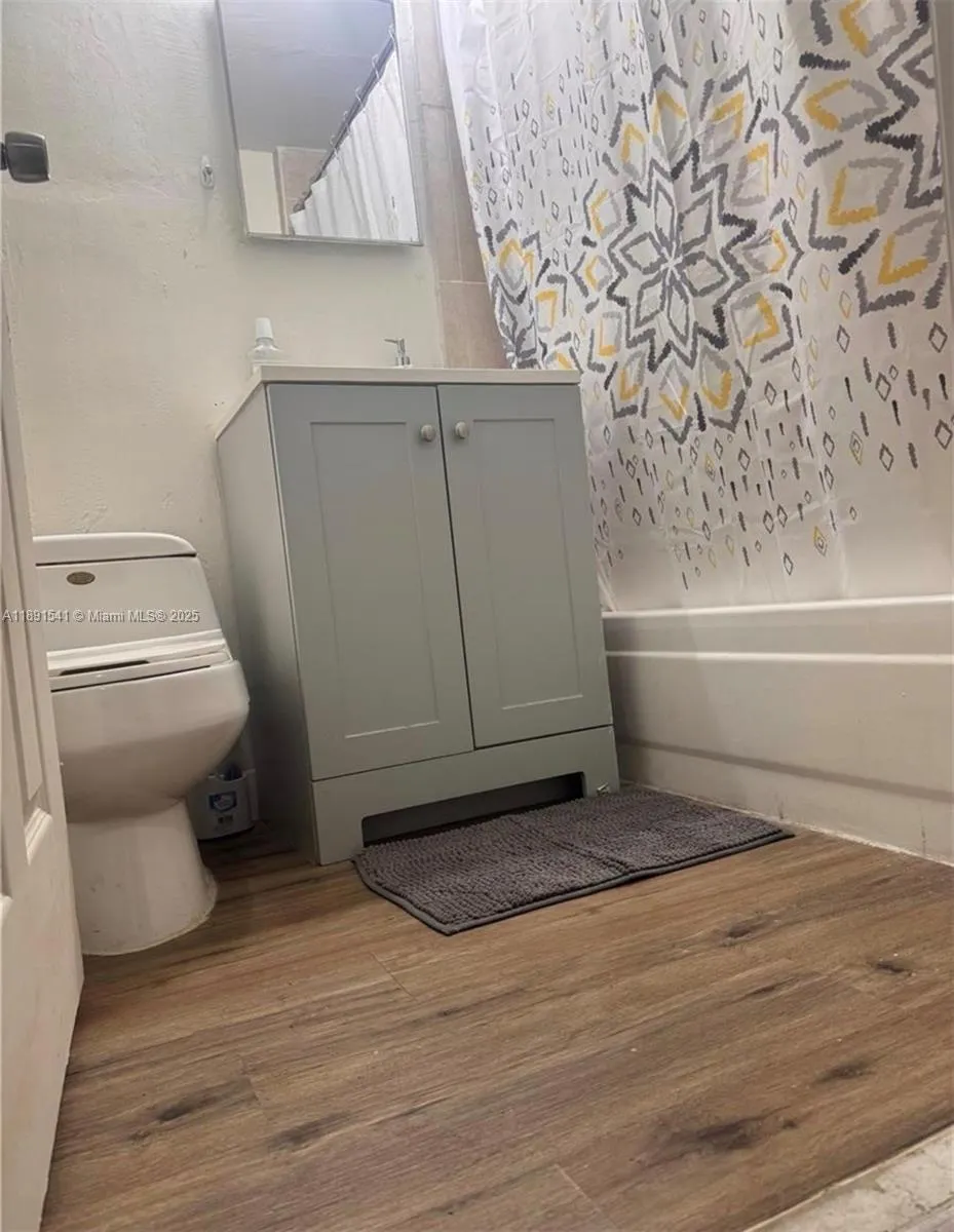 1555 Pennsylvania Ave, #102