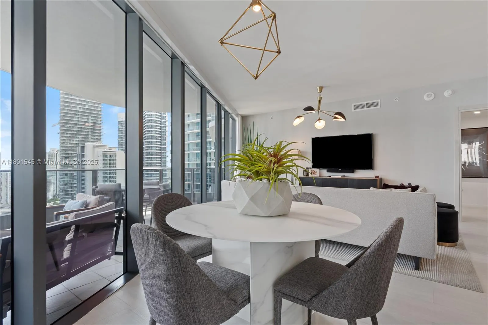 1000 Brickell Plz, #3401