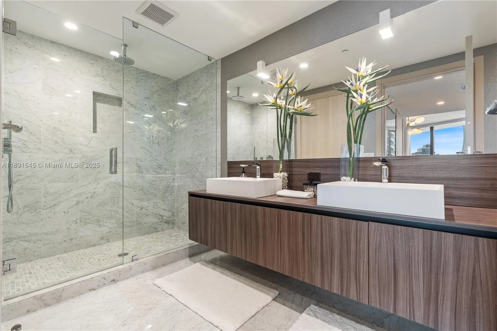 1000 Brickell Plz, #3401