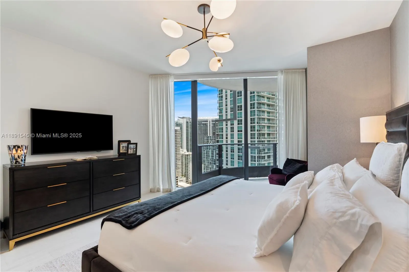 1000 Brickell Plz, #3401