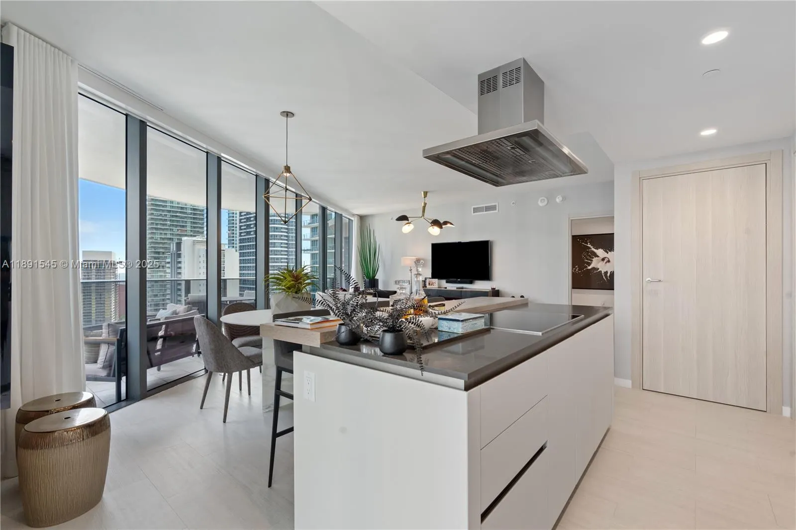 1000 Brickell Plz, #3401