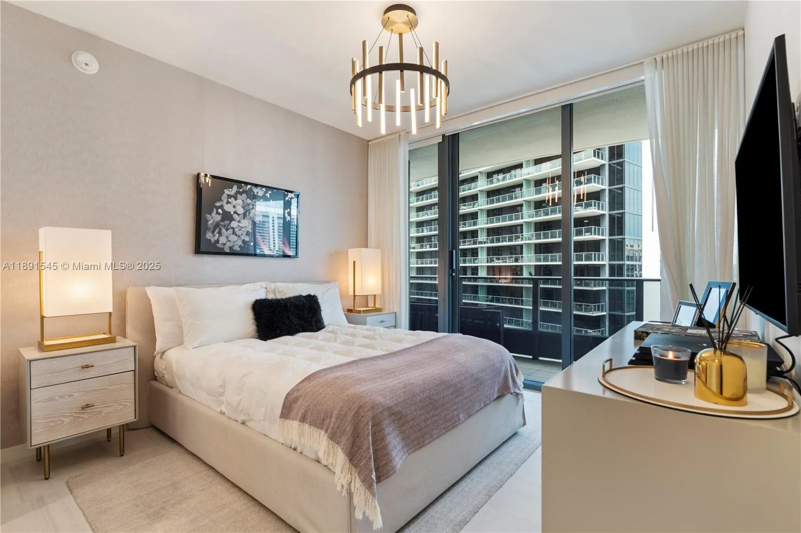 1000 Brickell Plz, #3401