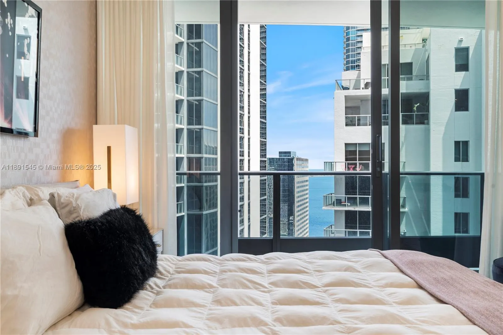 1000 Brickell Plz, #3401