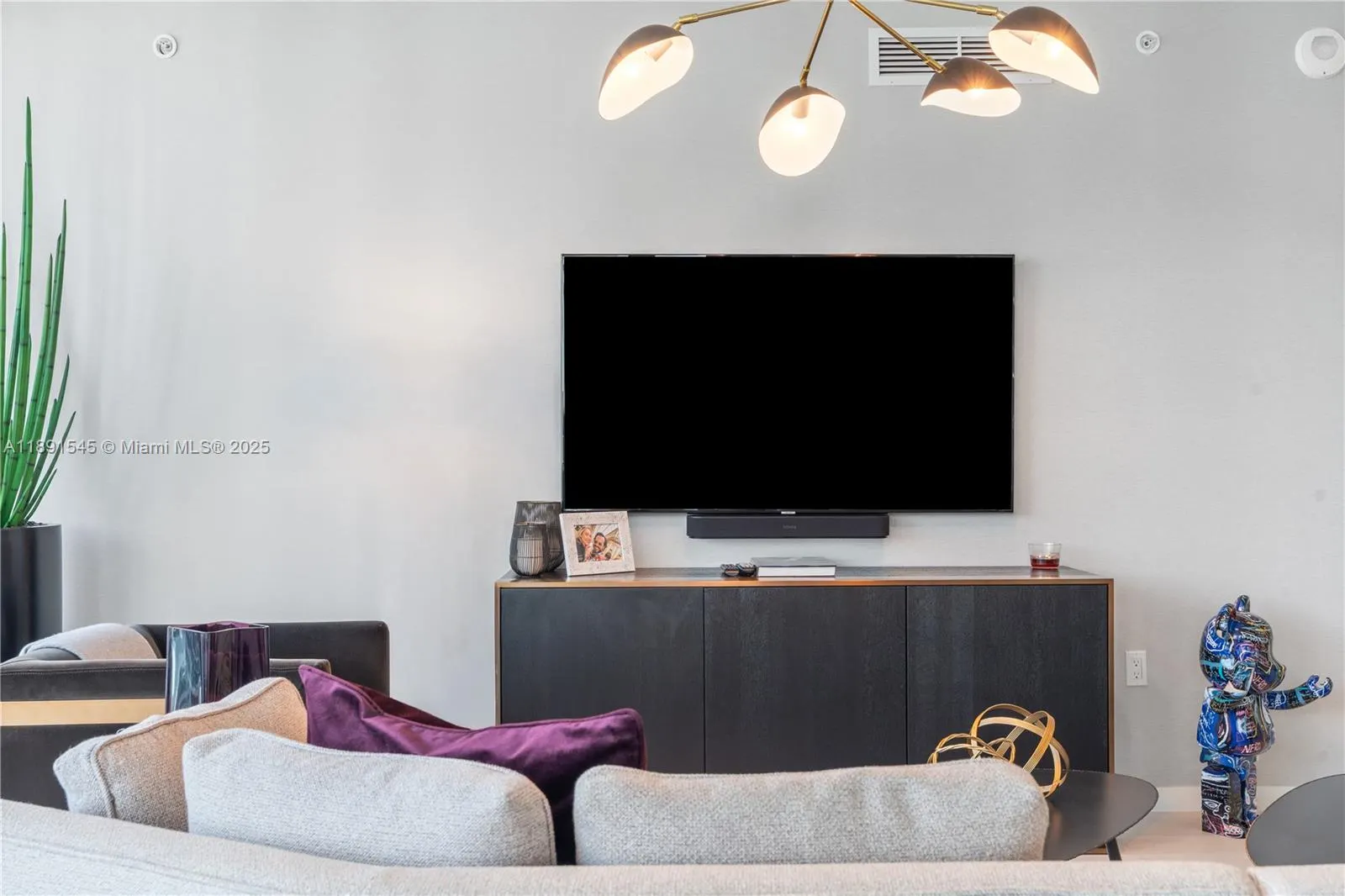 1000 Brickell Plz, #3401