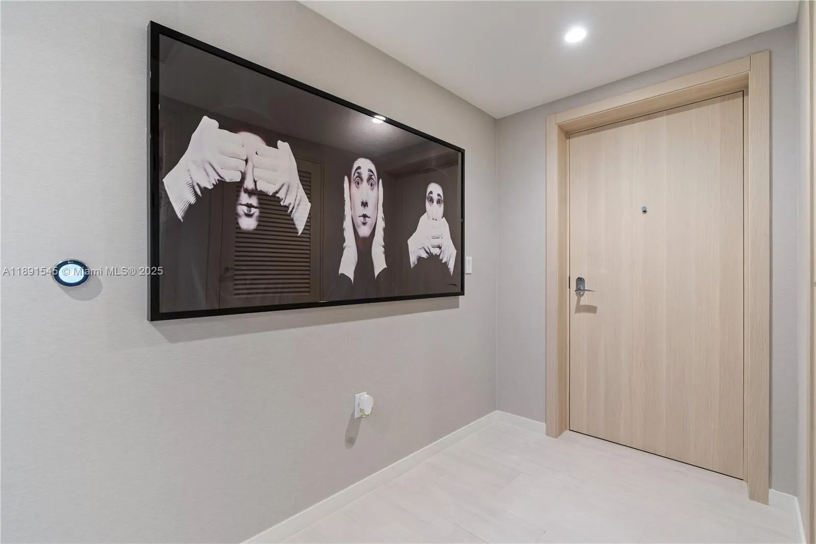 1000 Brickell Plz, #3401