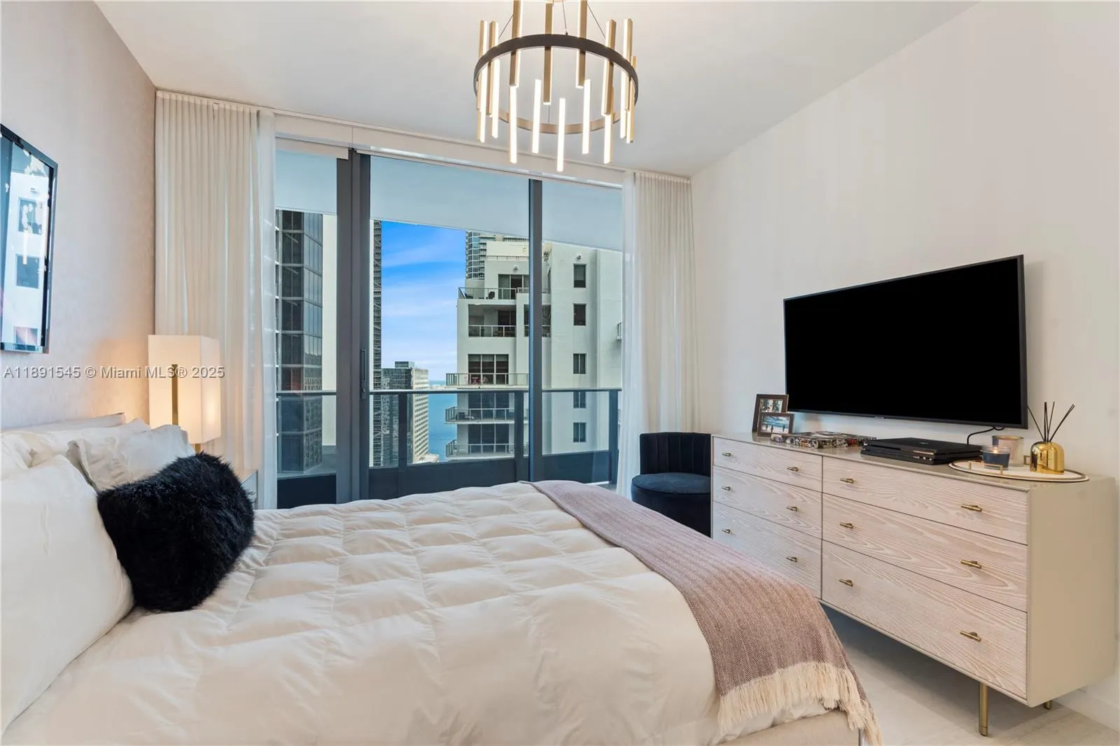 1000 Brickell Plz, #3401