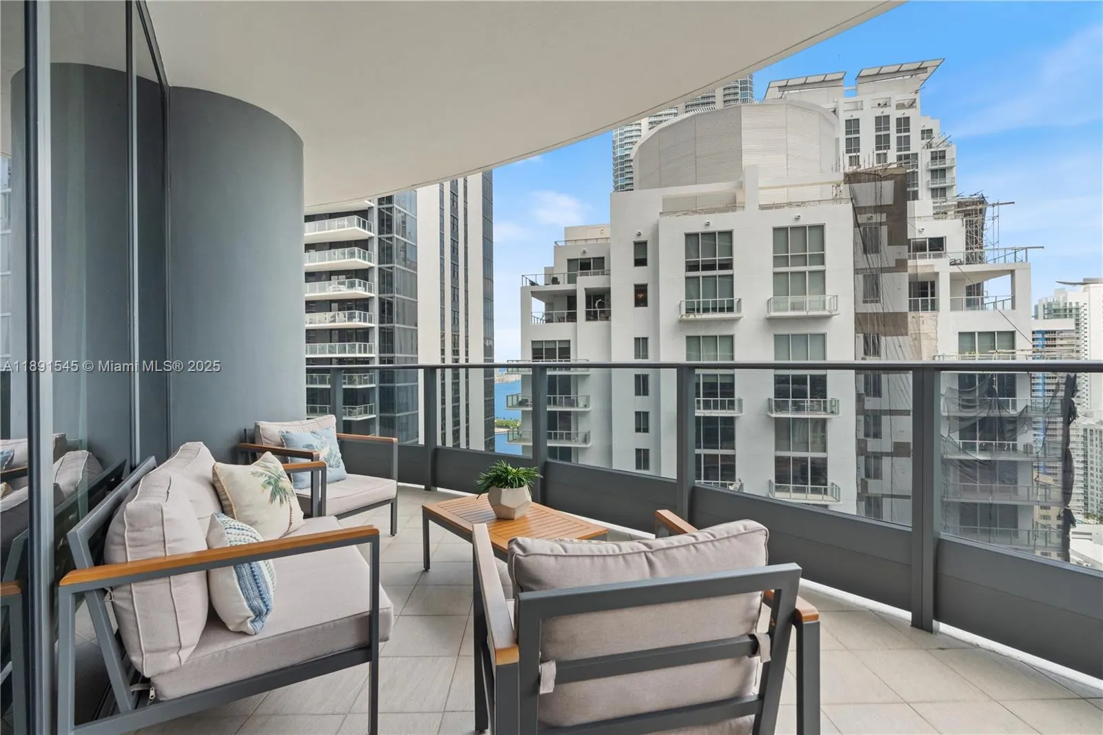 1000 Brickell Plz, #3401