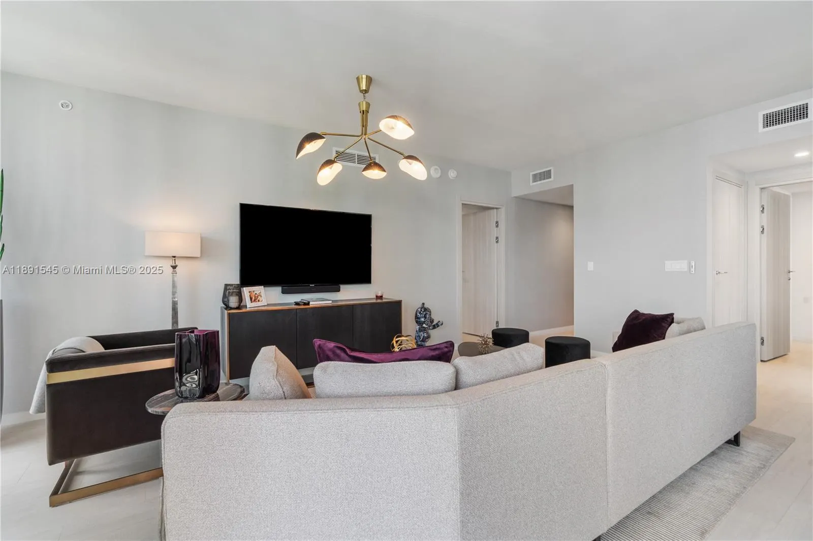 1000 Brickell Plz, #3401