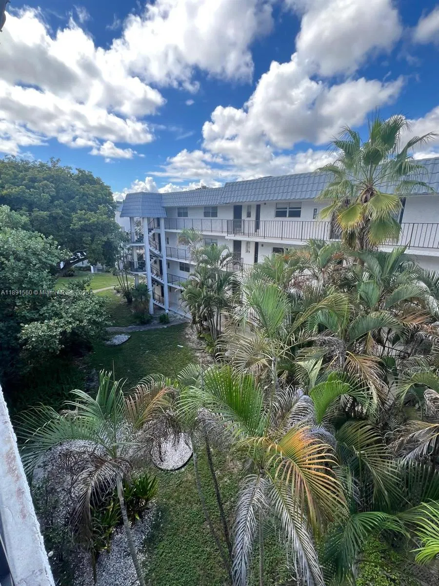 3300 Spanish Moss Ter, #411