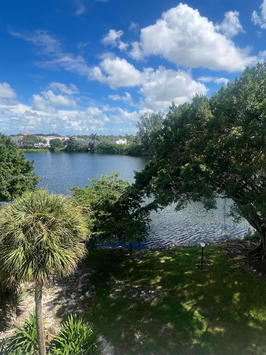 3300 Spanish Moss Ter, #411