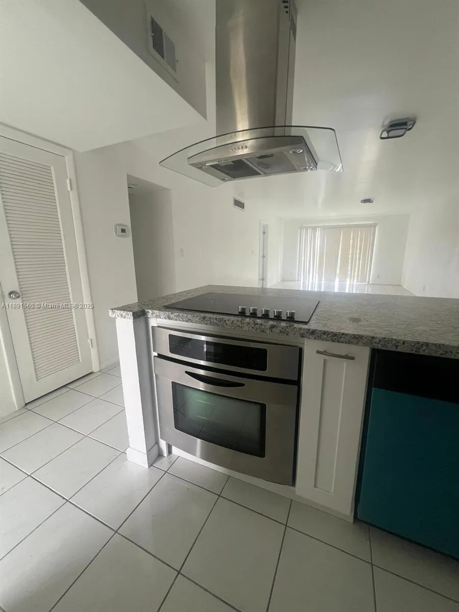3300 Spanish Moss Ter, #411