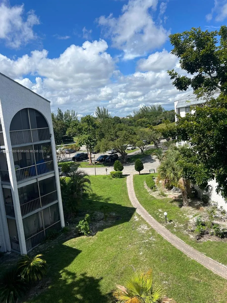 3300 Spanish Moss Ter, #411