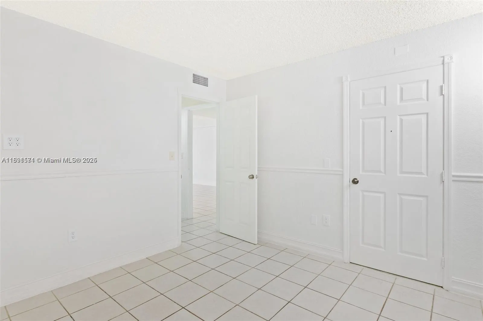 1300 W 47th Pl, #223