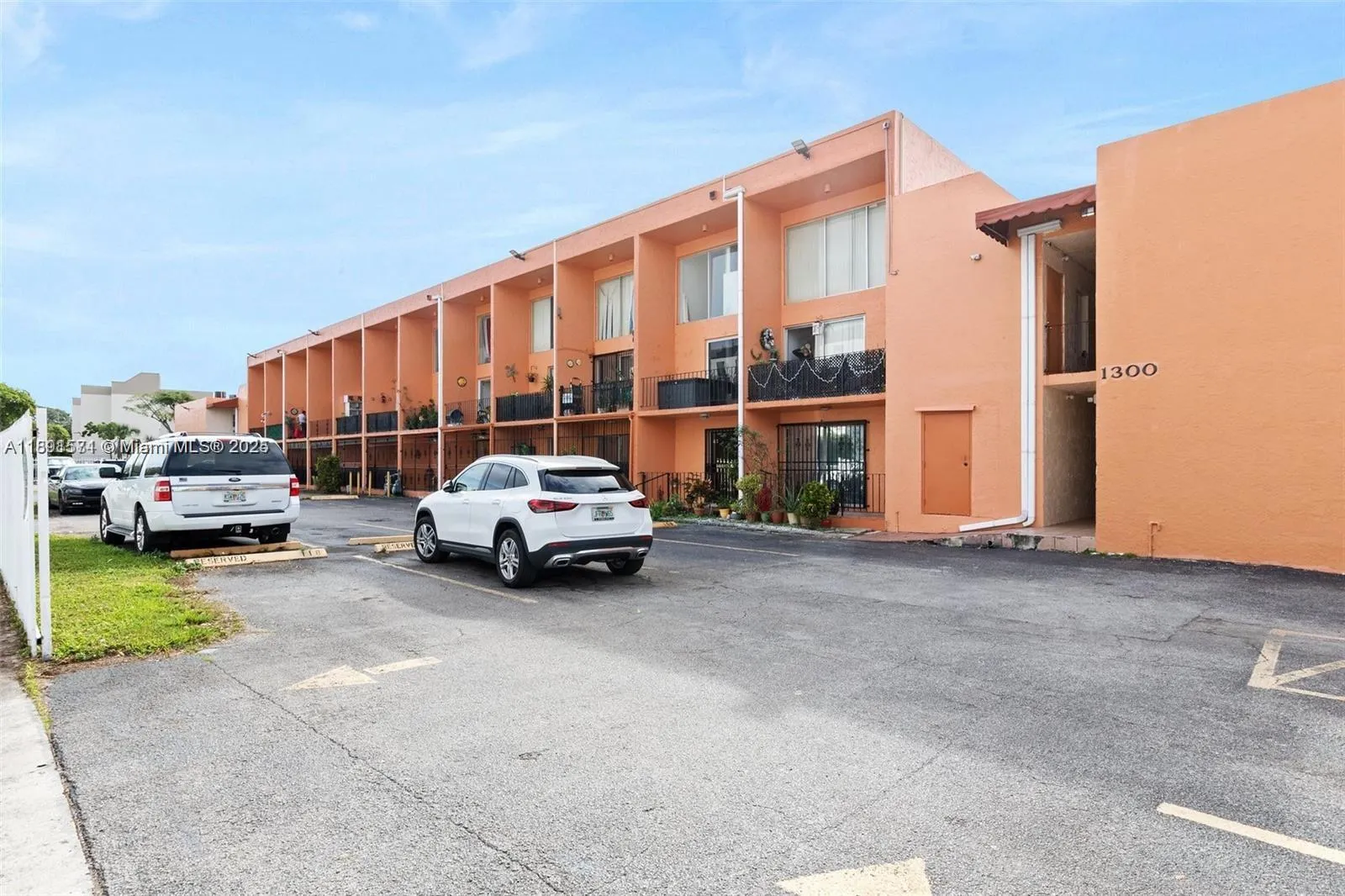 1300 W 47th Pl, #223