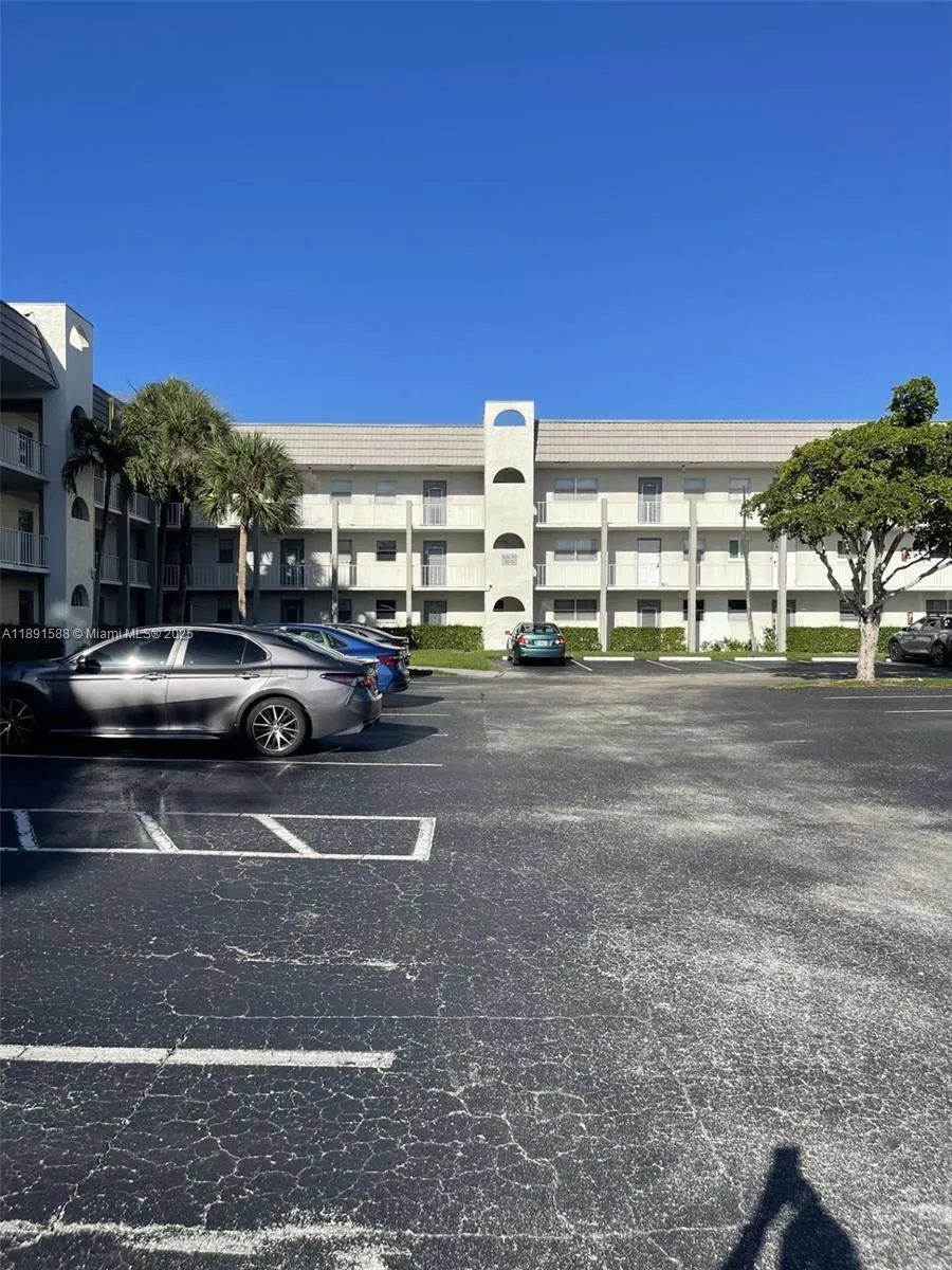 8515 Sunrise Lakes Blvd, #103