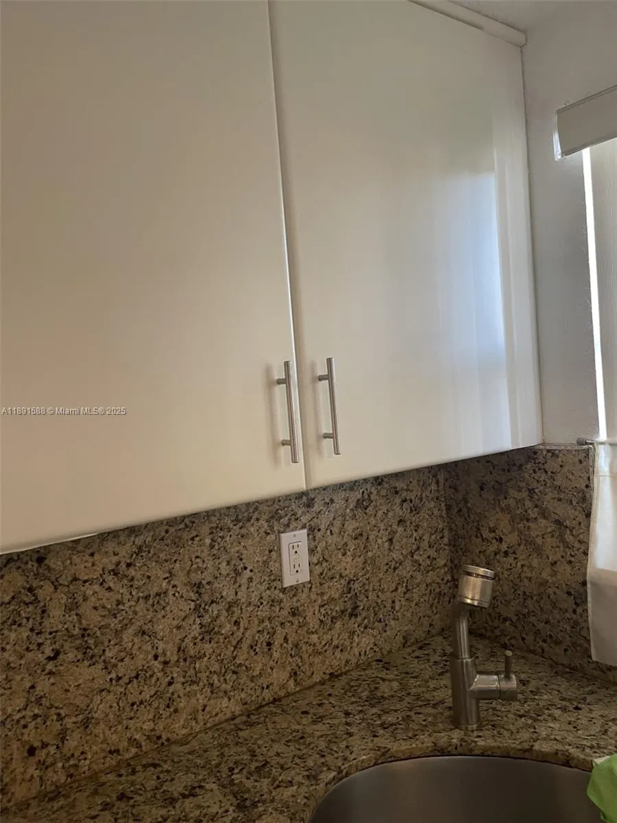 8515 Sunrise Lakes Blvd, #103