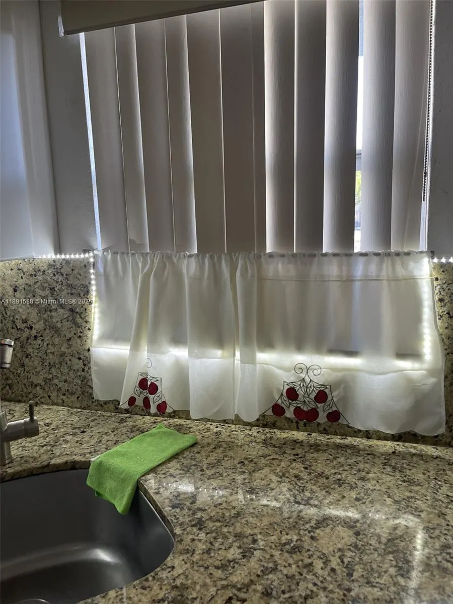 8515 Sunrise Lakes Blvd, #103