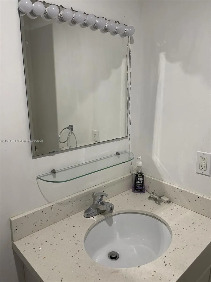 8515 Sunrise Lakes Blvd, #103