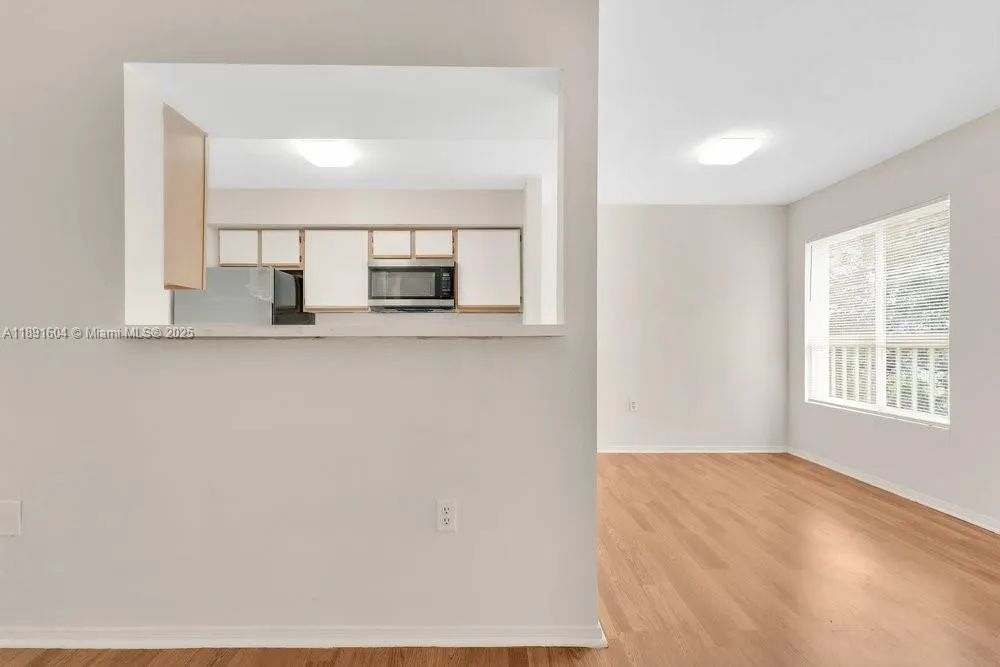 2321 NW 33rd St, #215